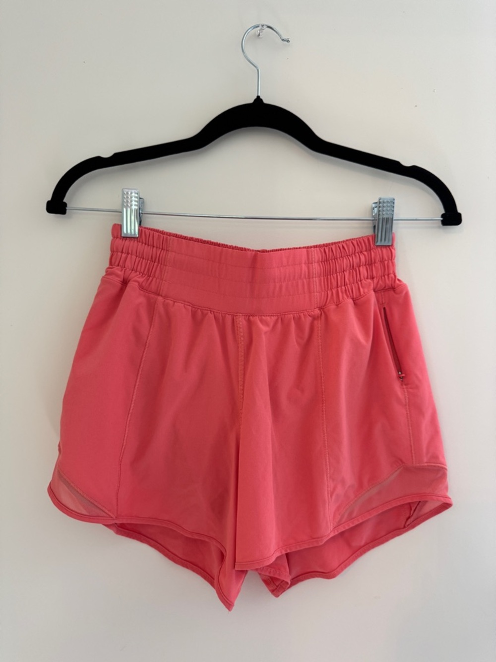Lululemon high rise hottie hot shorts